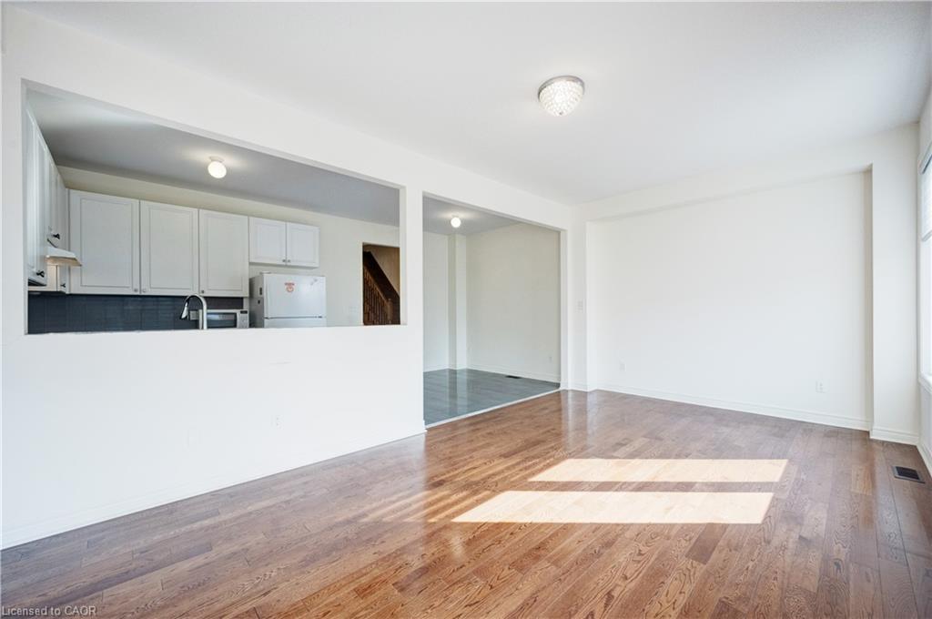 489 Downes Jackson Heights, Milton, ON - Indoor Photo Showing Other Room