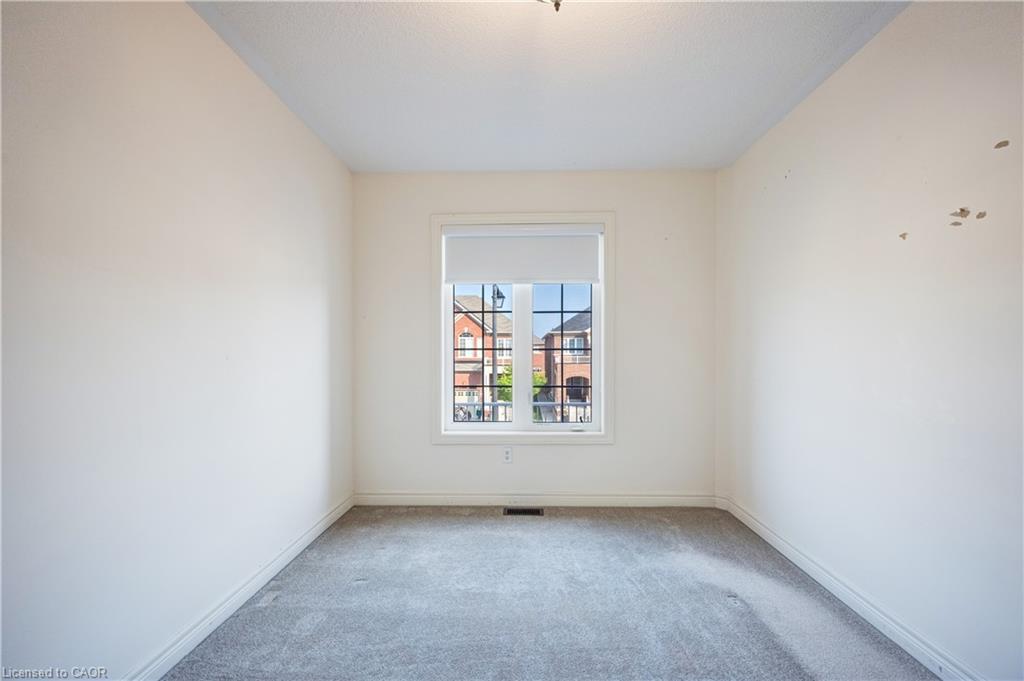 489 Downes Jackson Heights, Milton, ON - Indoor Photo Showing Other Room