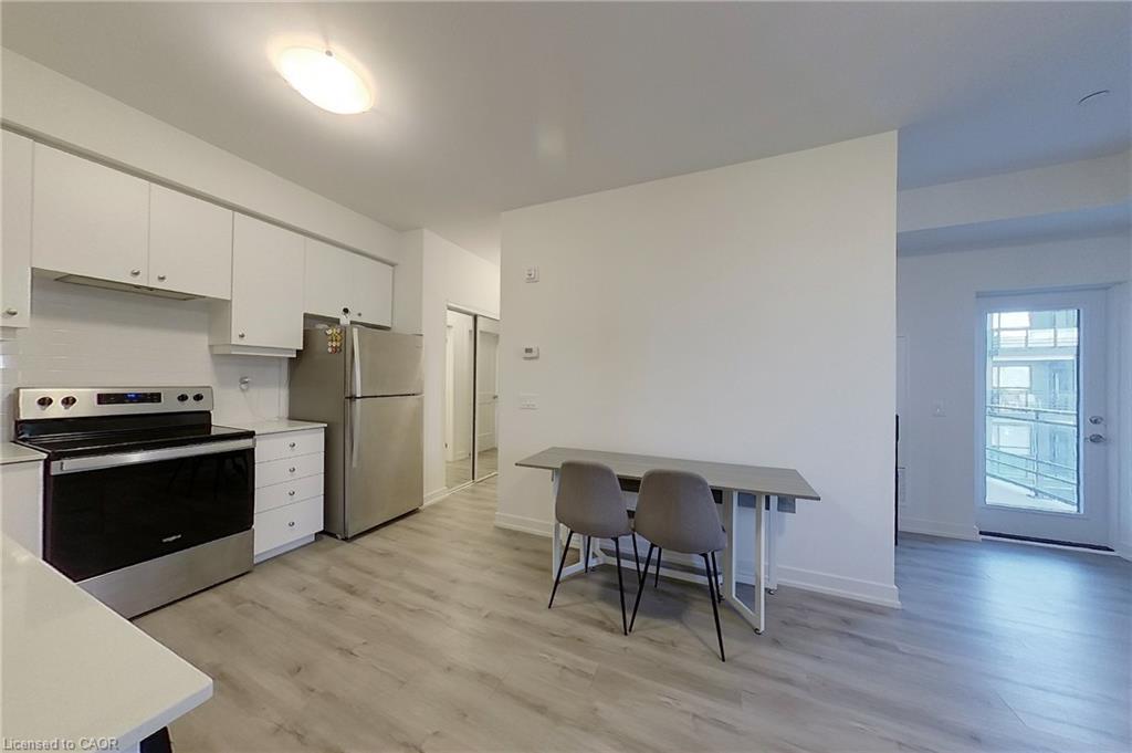 403-251 Northfield Drive E, Waterloo, ON - Indoor Photo Showing Kitchen