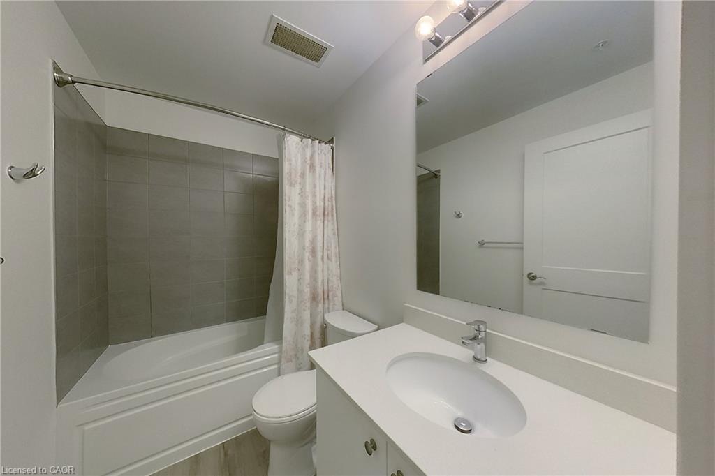 403-251 Northfield Drive E, Waterloo, ON - Indoor Photo Showing Bathroom