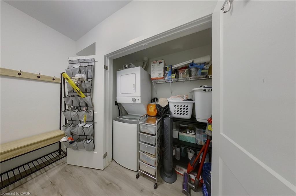 403-251 Northfield Drive E, Waterloo, ON - Indoor Photo Showing Laundry Room