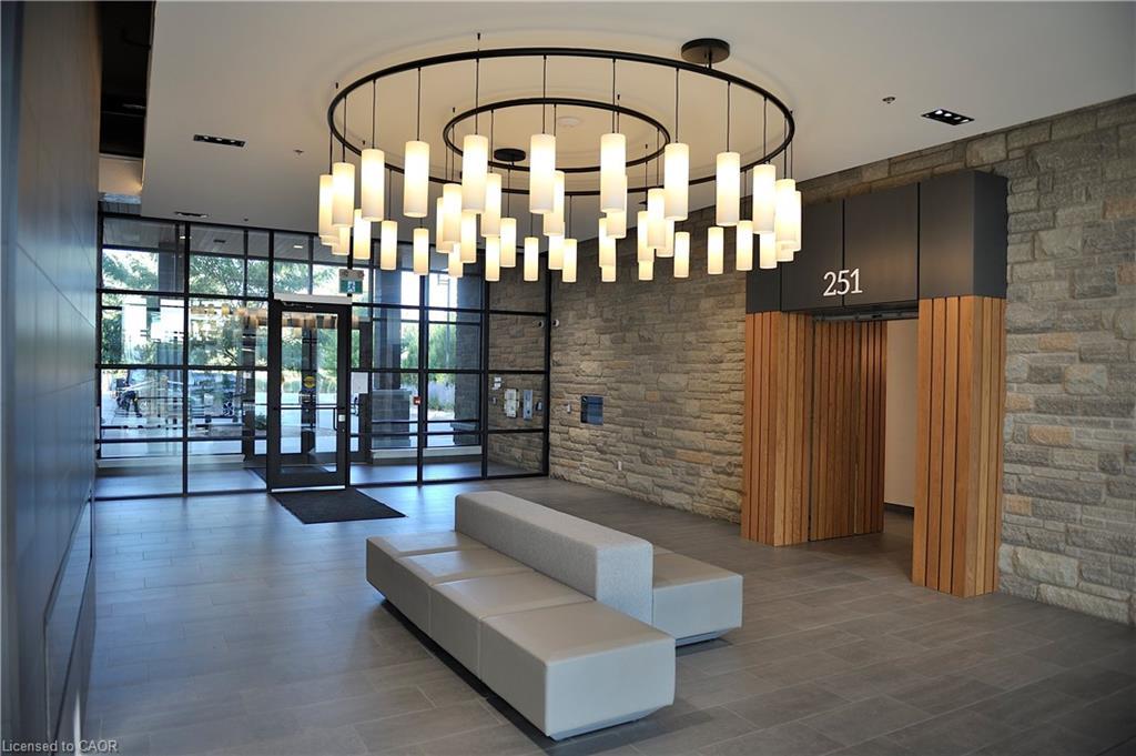 403-251 Northfield Drive E, Waterloo, ON - Indoor Photo Showing Other Room