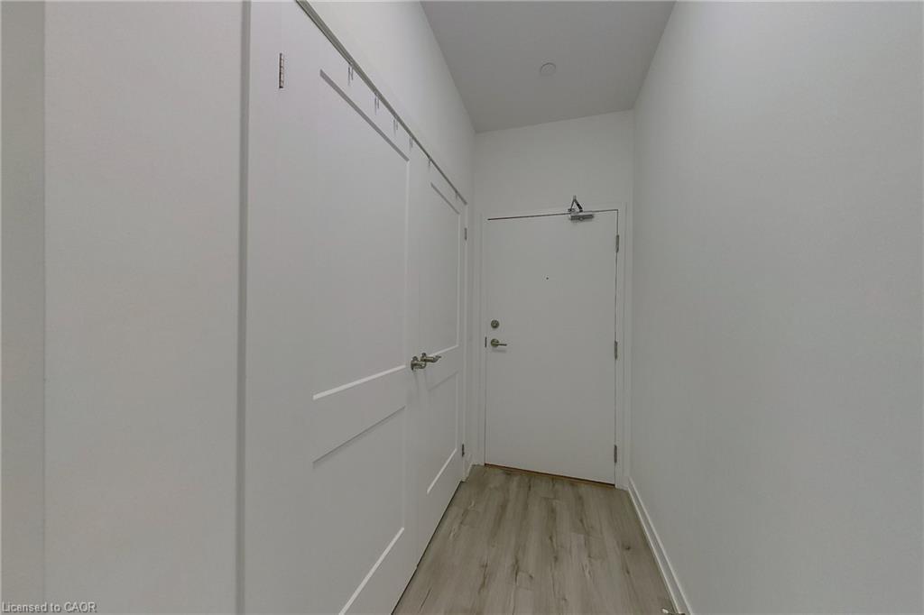 403-251 Northfield Drive E, Waterloo, ON - Indoor Photo Showing Other Room