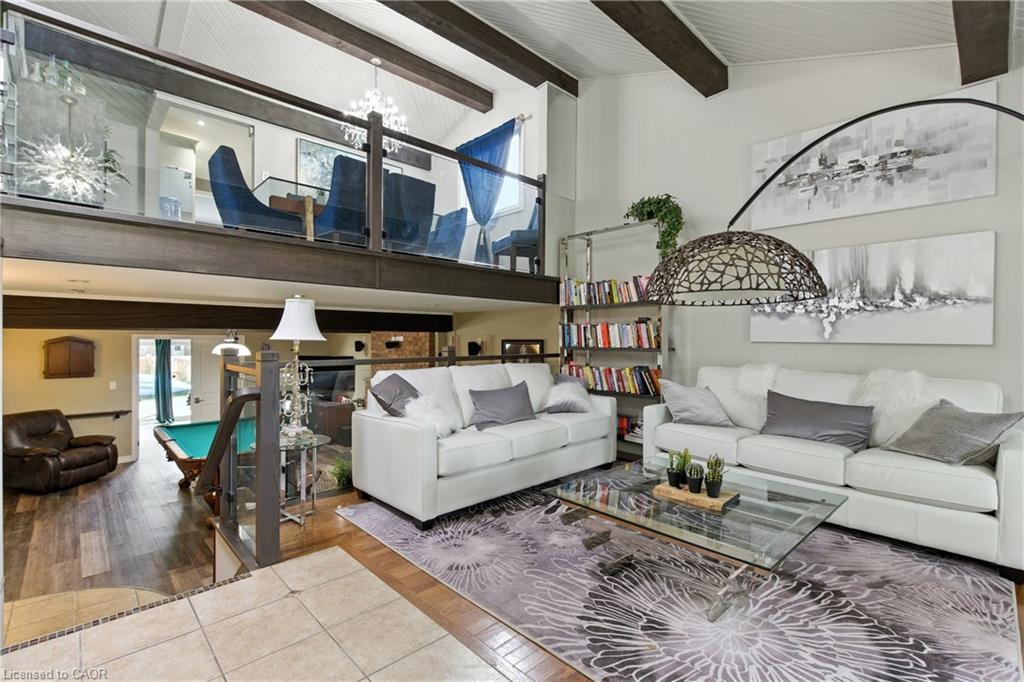 7078 Rosseau Place, Niagara Falls, ON - Indoor Photo Showing Living Room