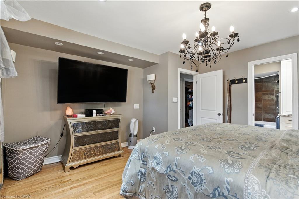 7078 Rosseau Place, Niagara Falls, ON - Indoor Photo Showing Bedroom