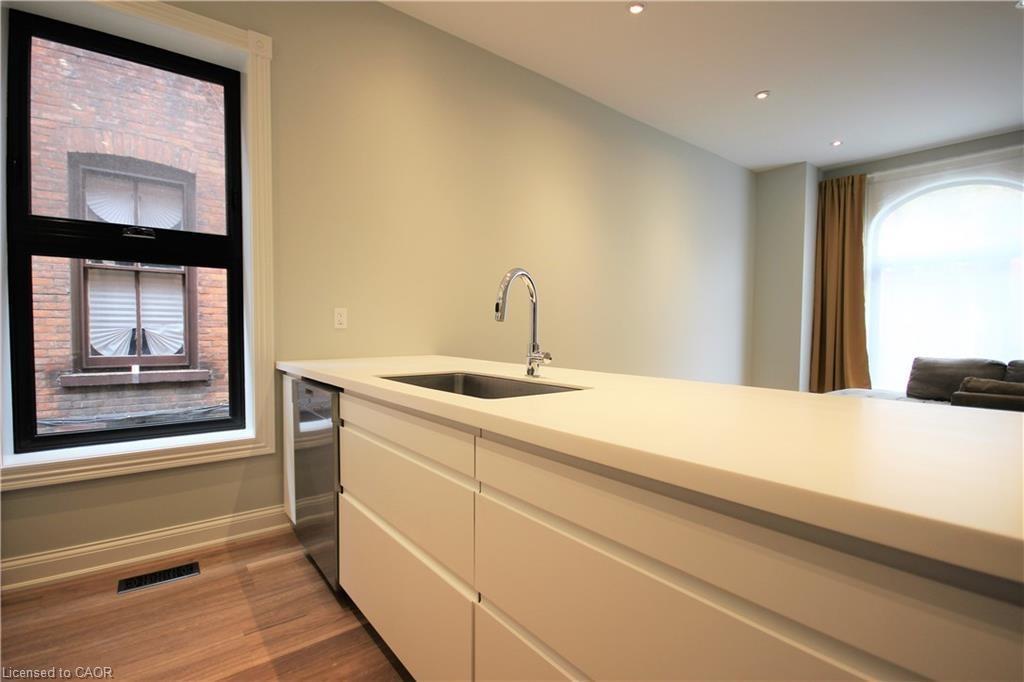 1-143 Grant Avenue, Hamilton, ON - Indoor