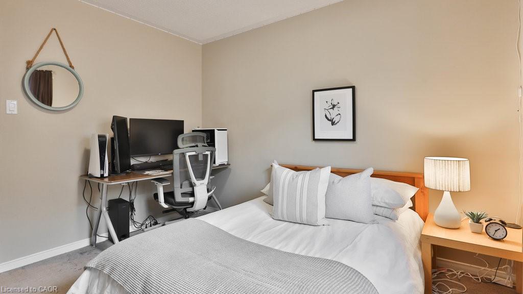 5570 Mcfarren Boulevard, Mississauga, ON - Indoor Photo Showing Bedroom