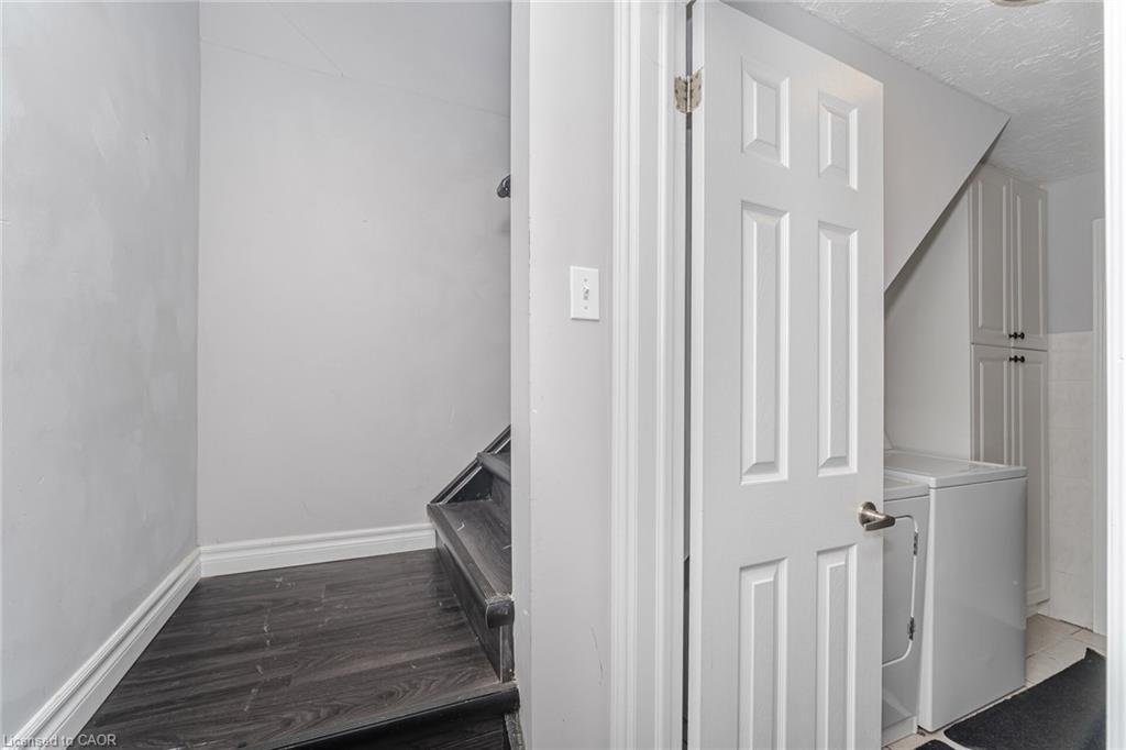 (Lower)-21 Beverley Street, Waterloo, ON - Indoor Photo Showing Other Room