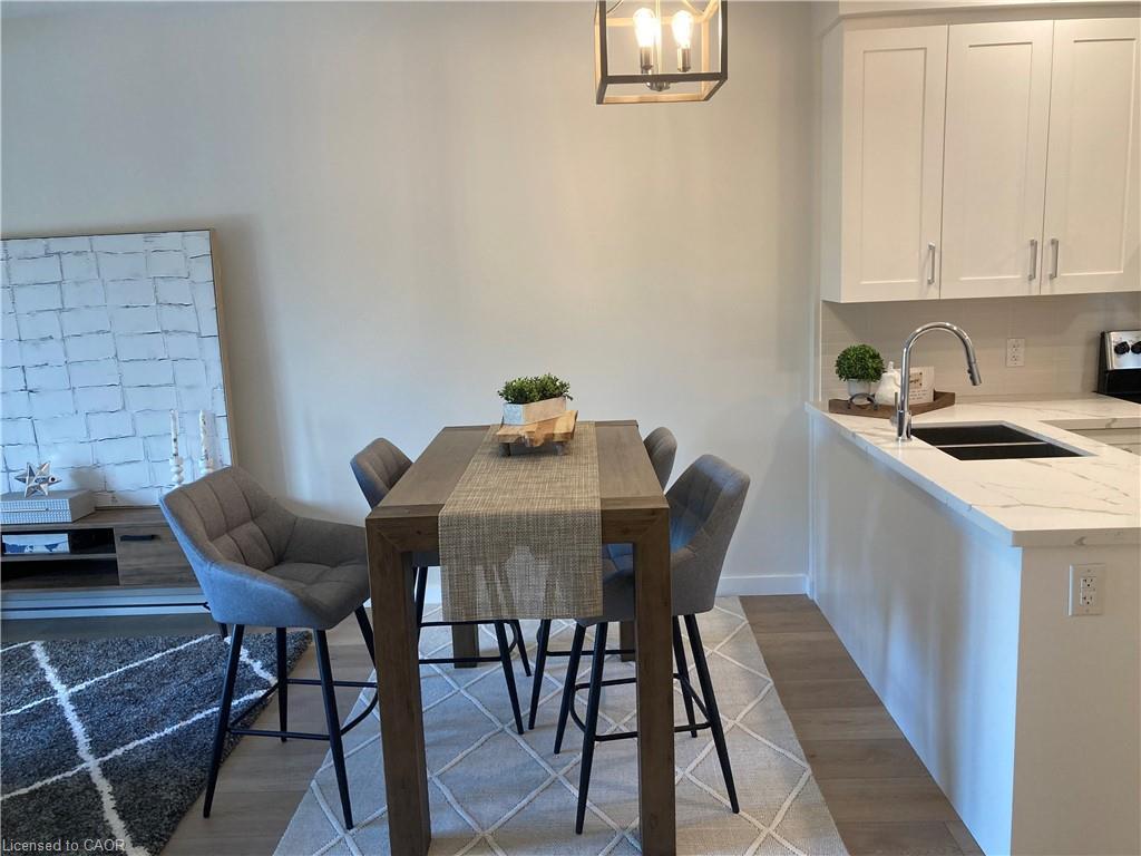 304-15 Talbot Street W, Cayuga, ON - Indoor Photo Showing Dining Room