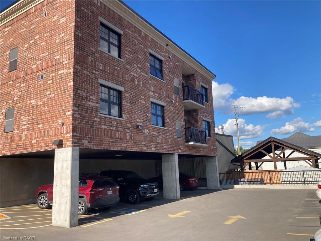 304-15 Talbot Street W, Cayuga, ON - Outdoor