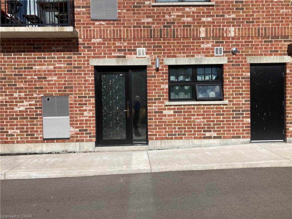 304-15 Talbot Street W, Cayuga, ON - Outdoor