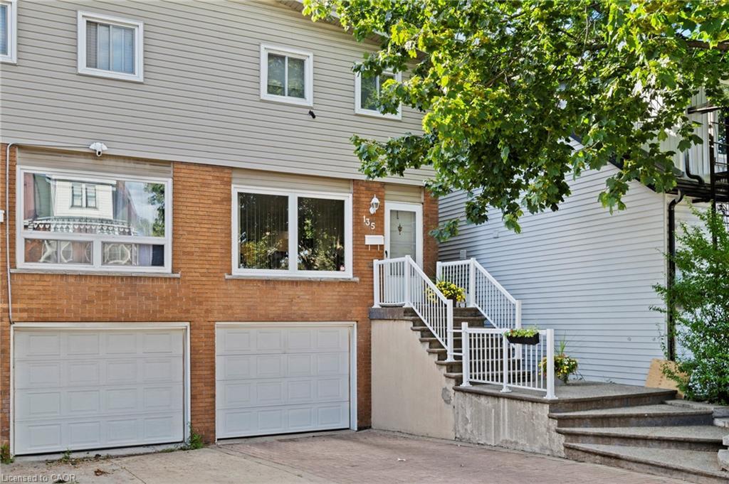 135 West Avenue N, Hamilton, ON - Outdoor With Exterior
