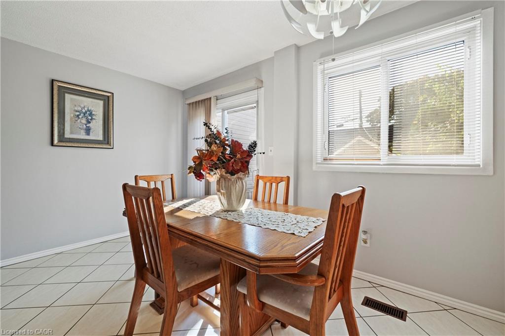 135 West Avenue N, Hamilton, ON - Indoor Photo Showing Dining Room