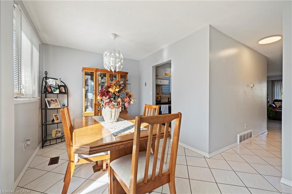 135 West Avenue N, Hamilton, ON - Indoor Photo Showing Dining Room