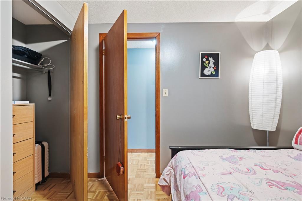 135 West Avenue N, Hamilton, ON - Indoor Photo Showing Bedroom