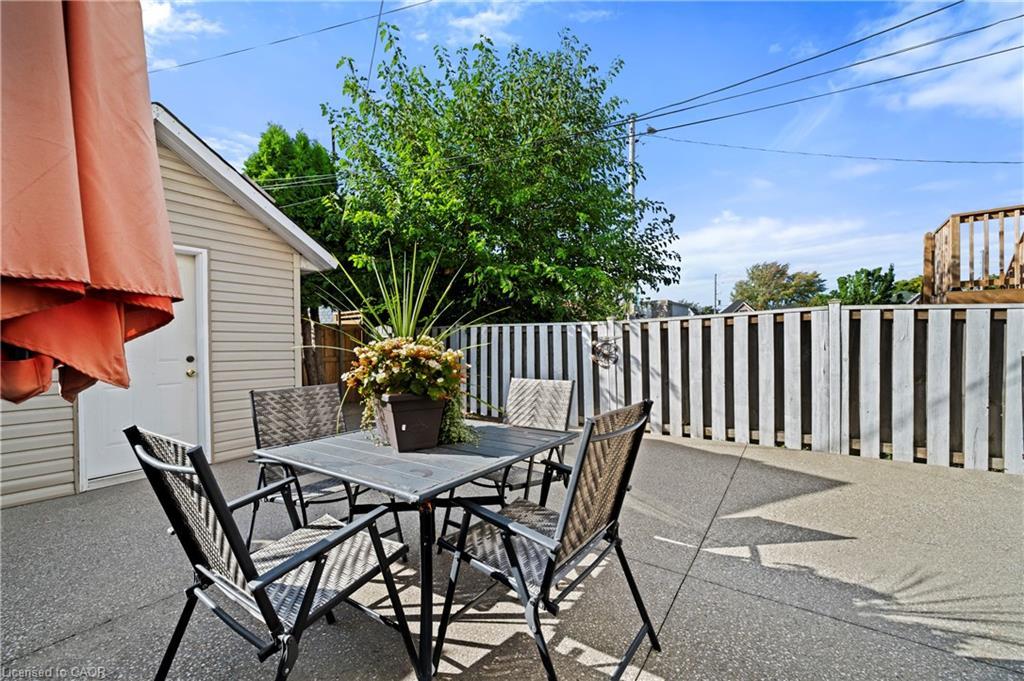 135 West Avenue N, Hamilton, ON - Outdoor With Exterior