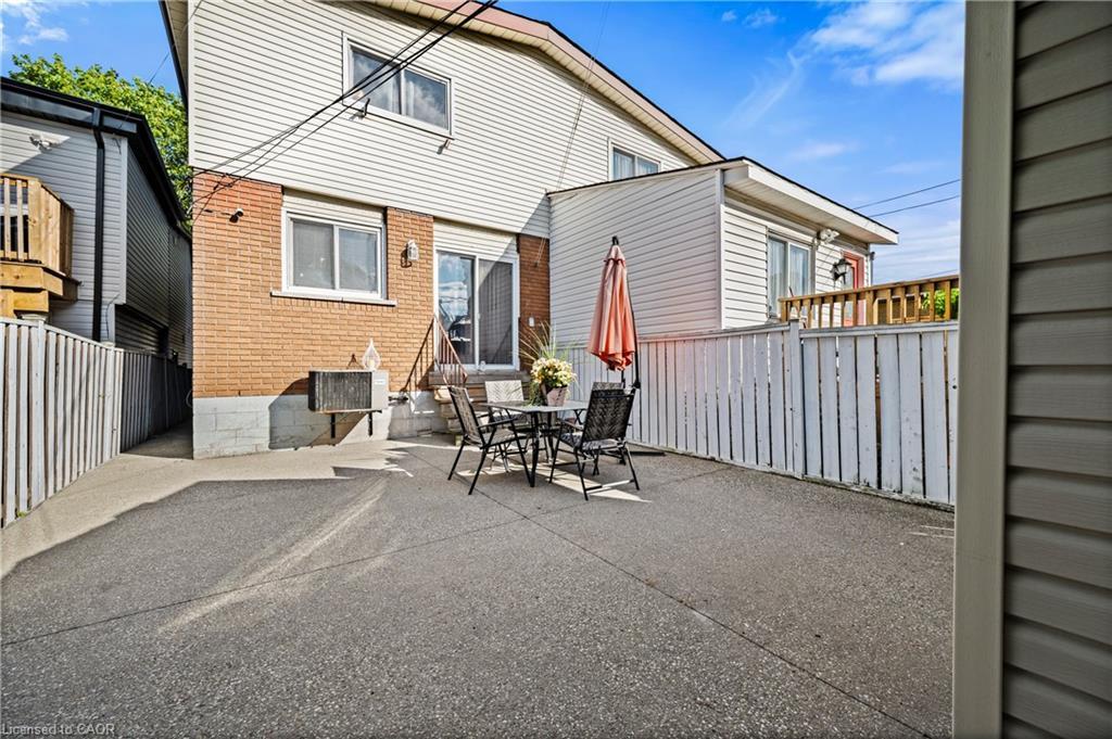 135 West Avenue N, Hamilton, ON - Outdoor With Exterior