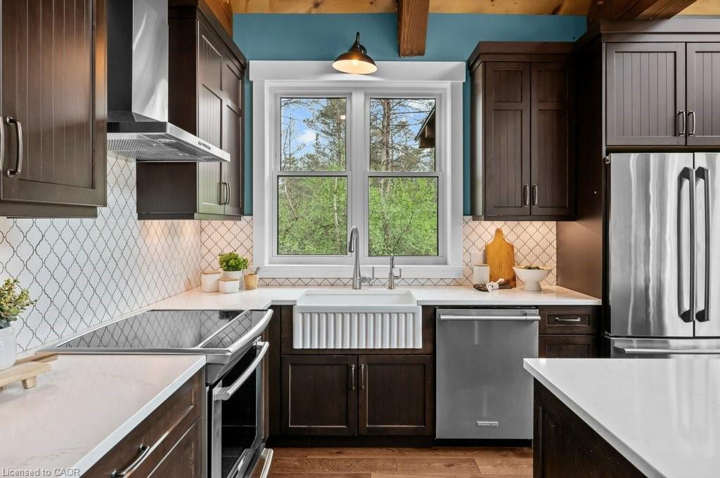 1040 Clyde Road, Cambridge, ON - Indoor Photo Showing Kitchen With Upgraded Kitchen