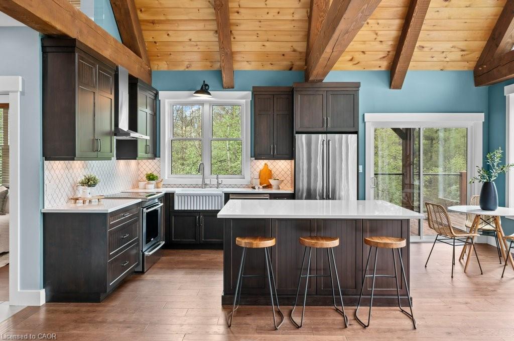 1040 Clyde Road, Cambridge, ON - Indoor Photo Showing Kitchen With Upgraded Kitchen