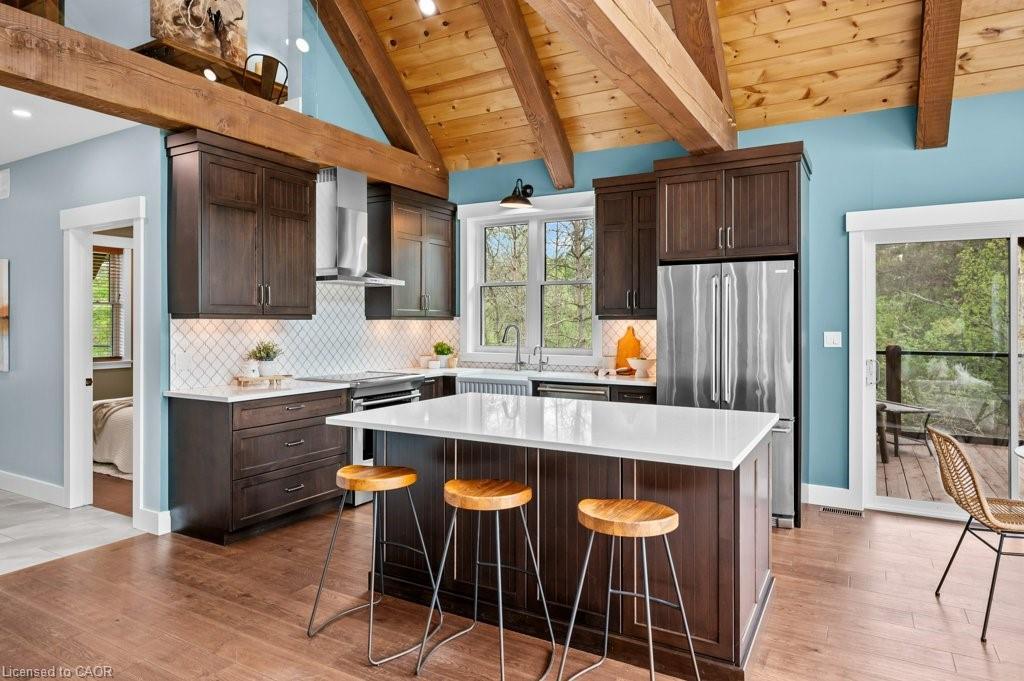 1040 Clyde Road, Cambridge, ON - Indoor Photo Showing Kitchen With Upgraded Kitchen