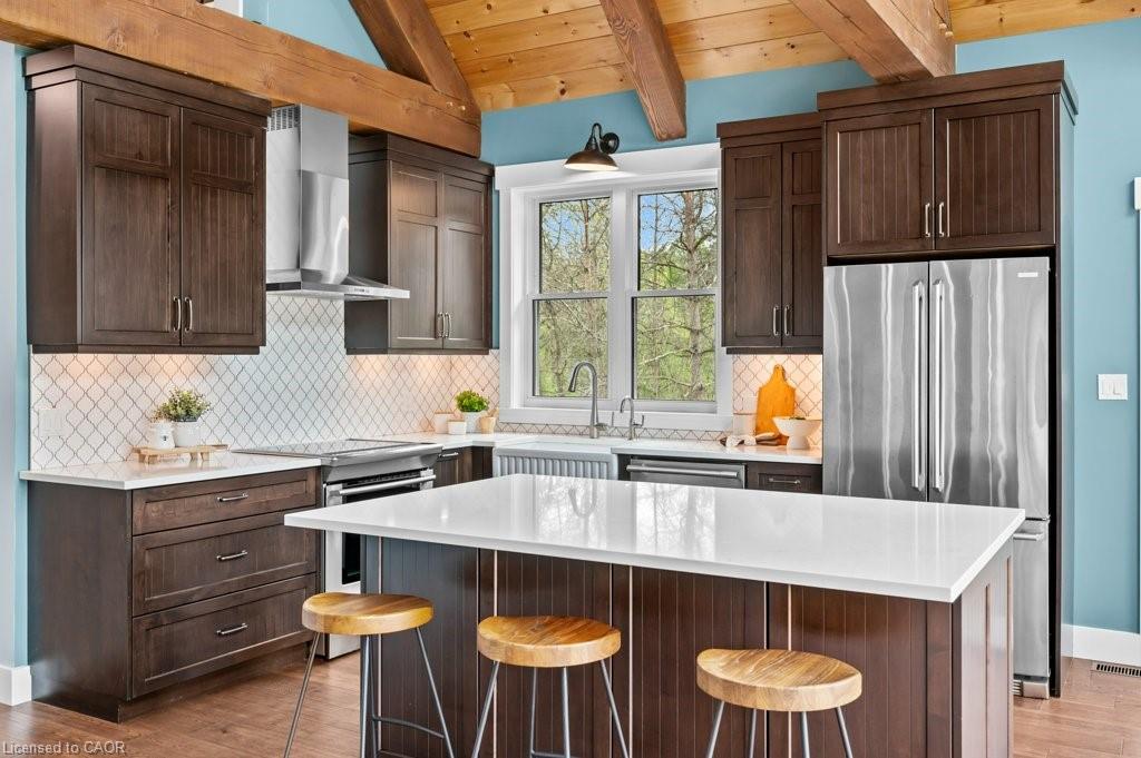 1040 Clyde Road, Cambridge, ON - Indoor Photo Showing Kitchen With Upgraded Kitchen