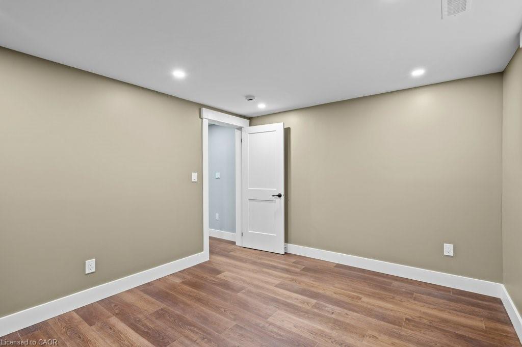 1040 Clyde Road, Cambridge, ON - Indoor Photo Showing Other Room