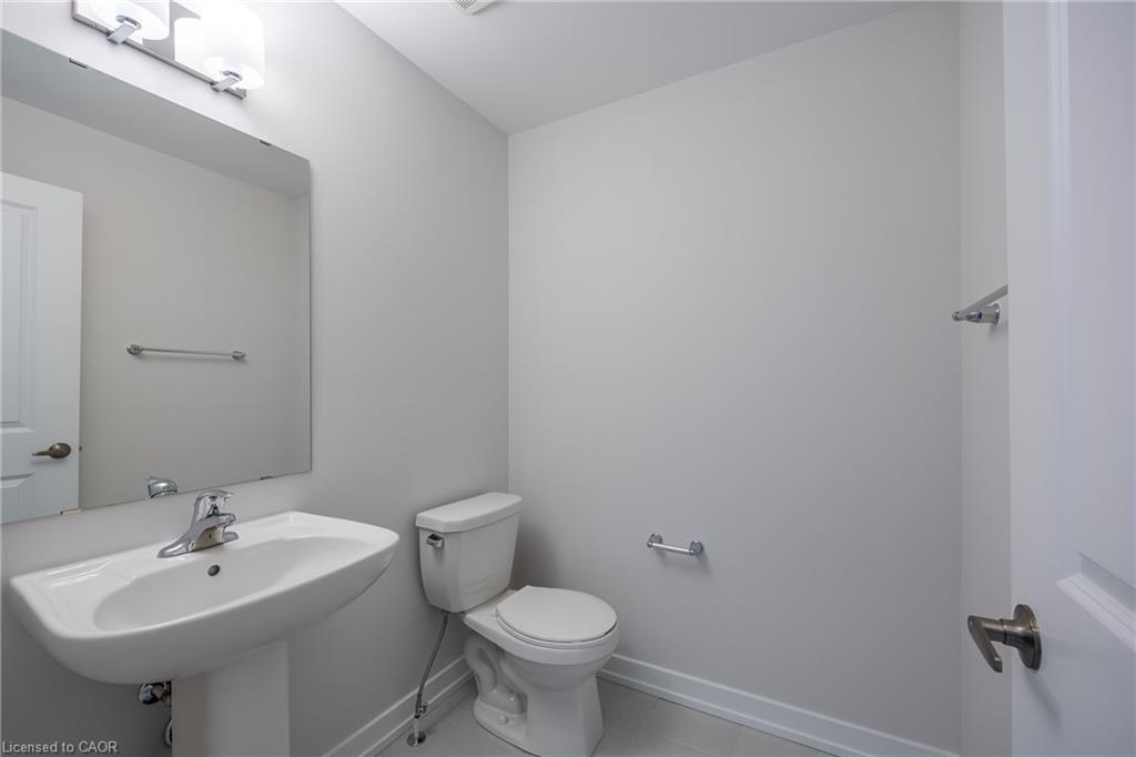 6 Butternut Drive, Simcoe, ON - Indoor Photo Showing Bathroom