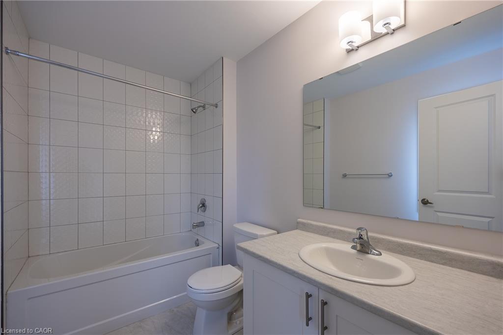 6 Butternut Drive, Simcoe, ON - Indoor Photo Showing Bathroom