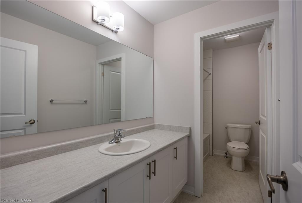 6 Butternut Drive, Simcoe, ON - Indoor Photo Showing Bathroom