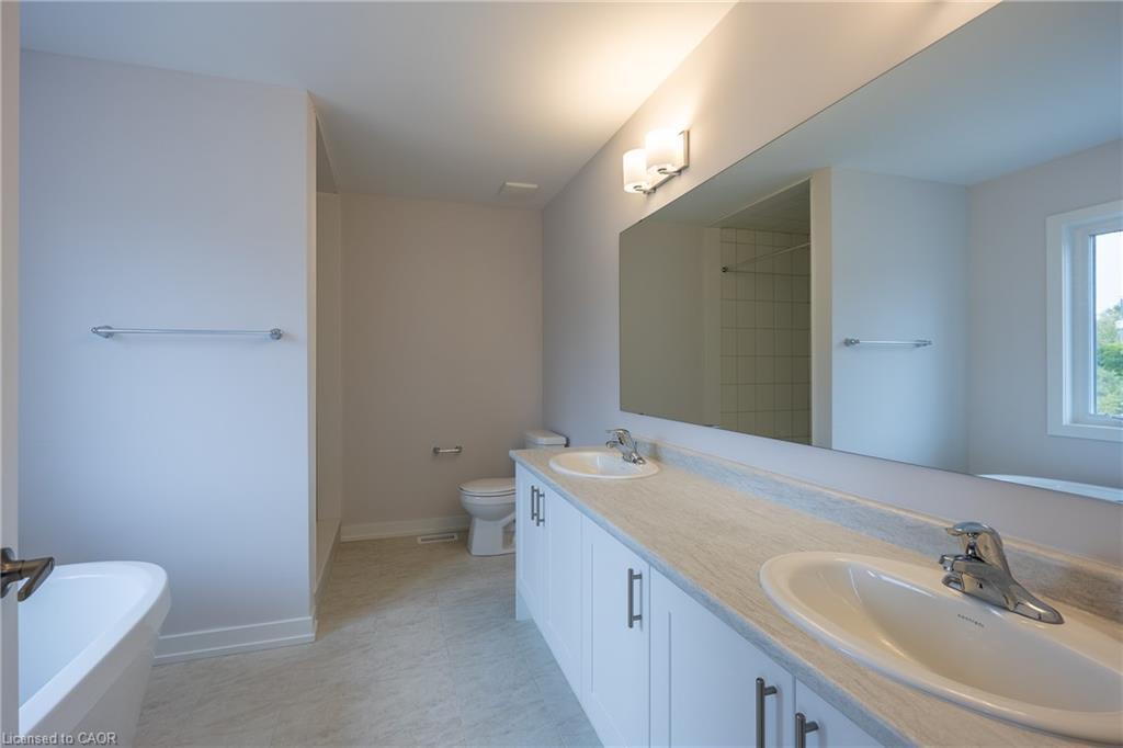 6 Butternut Drive, Simcoe, ON - Indoor Photo Showing Bathroom