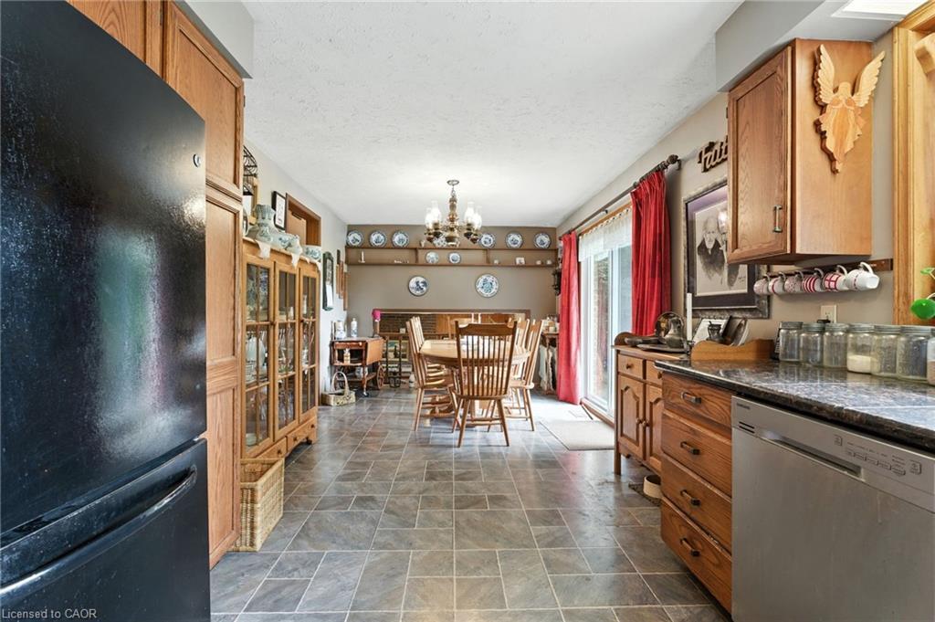 6101 Walkers Line, Burlington, ON - Indoor Photo Showing Other Room