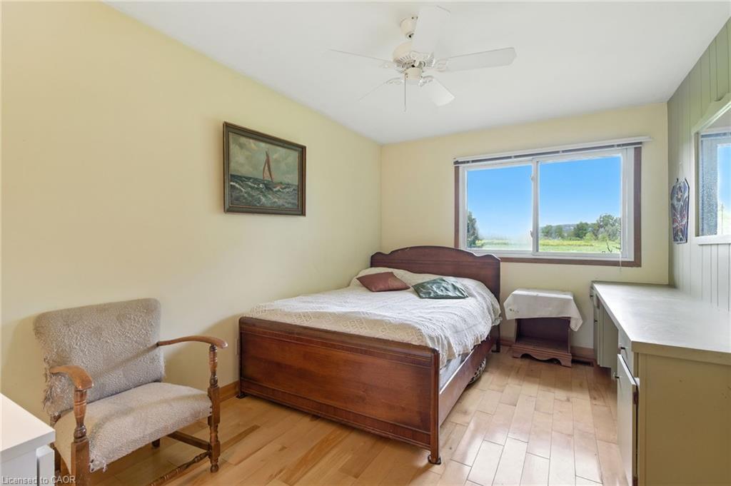 6101 Walkers Line, Burlington, ON - Indoor Photo Showing Bedroom