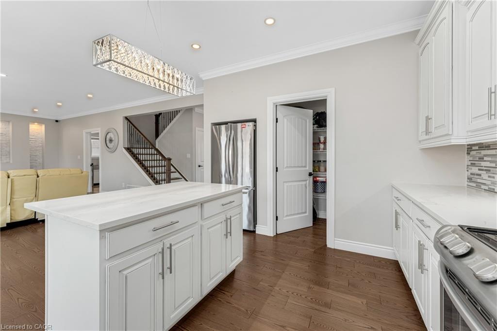 190 Spring Street, Lakeshore, ON - Indoor Photo Showing Kitchen