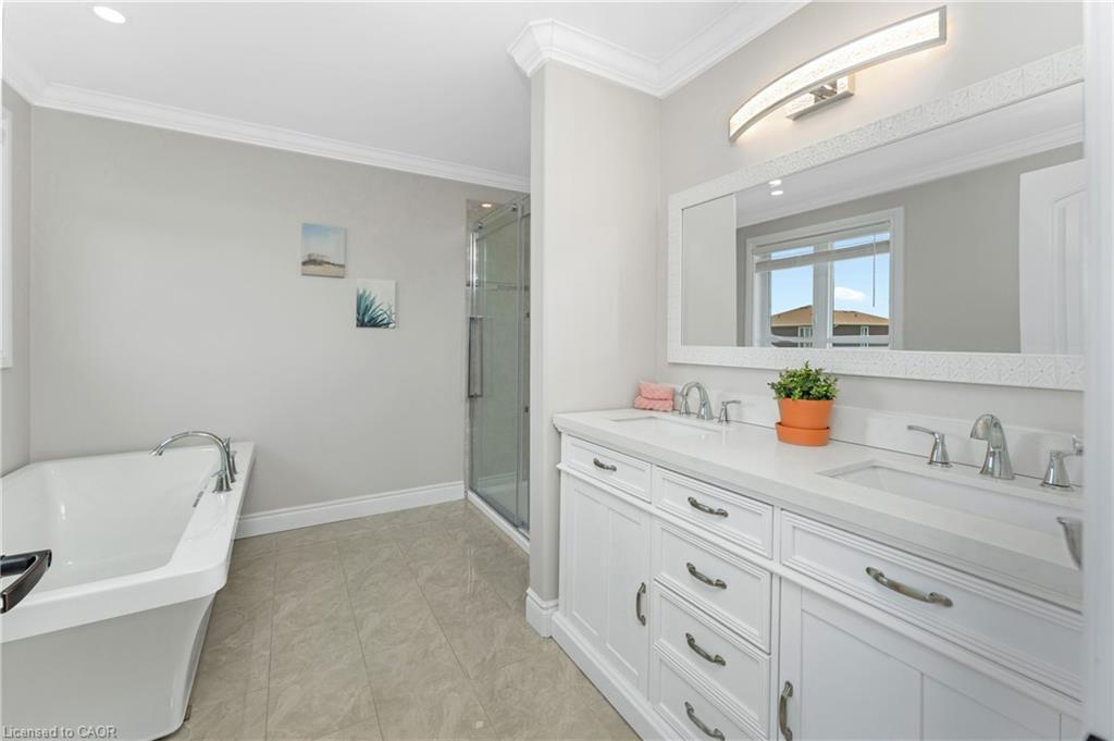 190 Spring Street, Lakeshore, ON - Indoor Photo Showing Bathroom