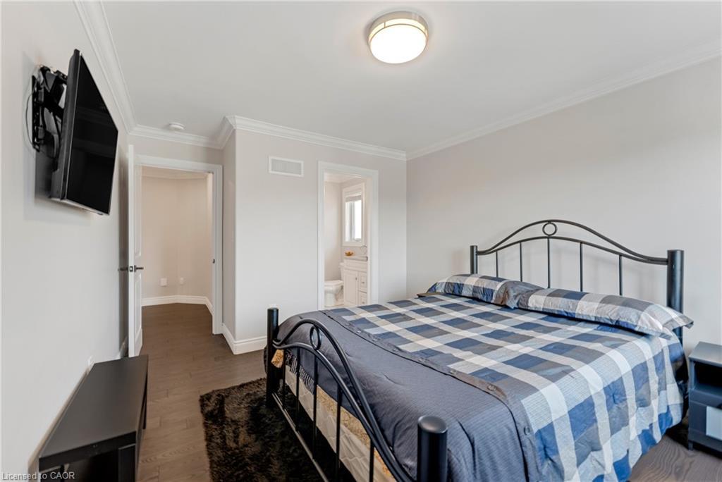 190 Spring Street, Lakeshore, ON - Indoor Photo Showing Bedroom