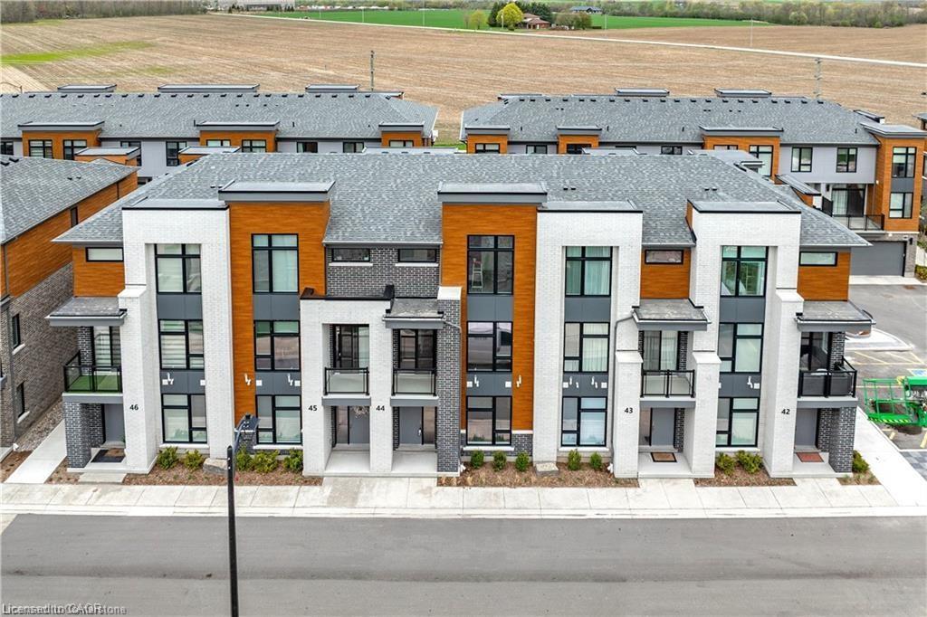 44-271 Grey Silo Road, Waterloo, ON - Outdoor With Facade