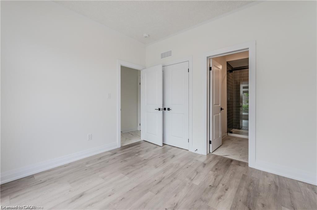 44-271 Grey Silo Road, Waterloo, ON - Indoor Photo Showing Other Room