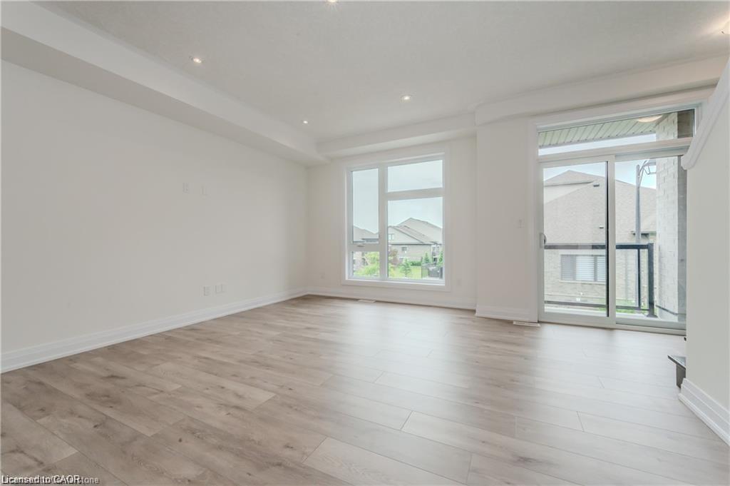 44-271 Grey Silo Road, Waterloo, ON - Indoor