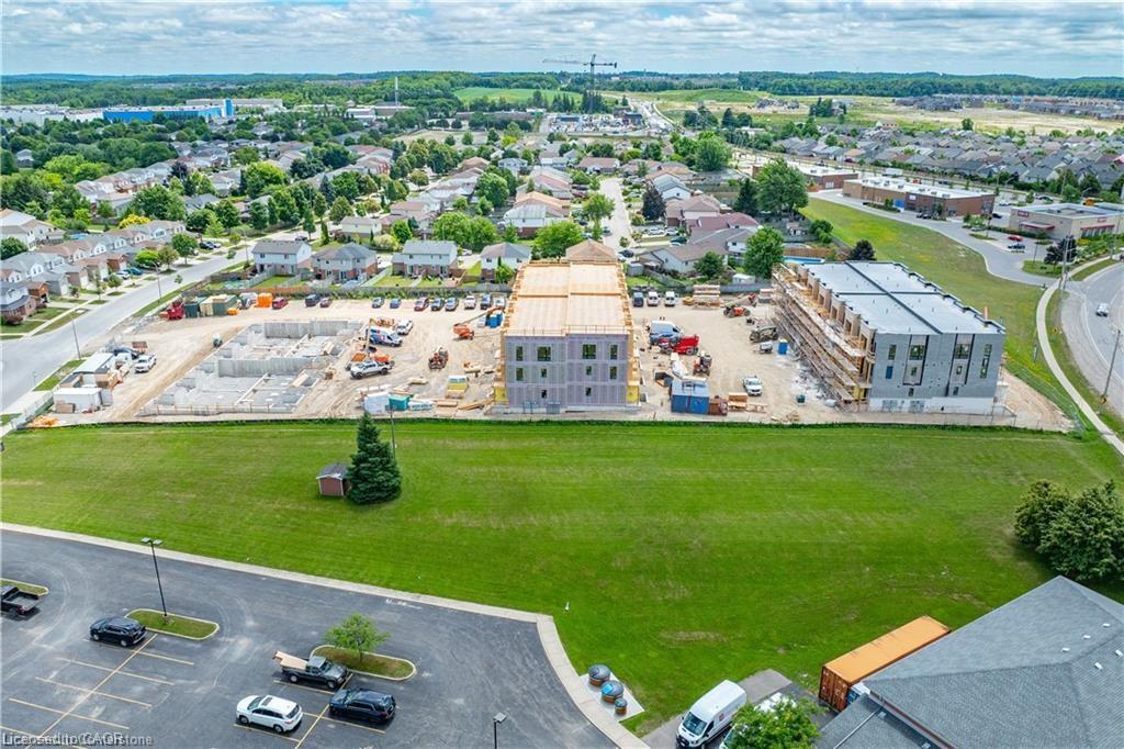 C062-525 Erinbrook Drive, Kitchener, ON - Outdoor With View