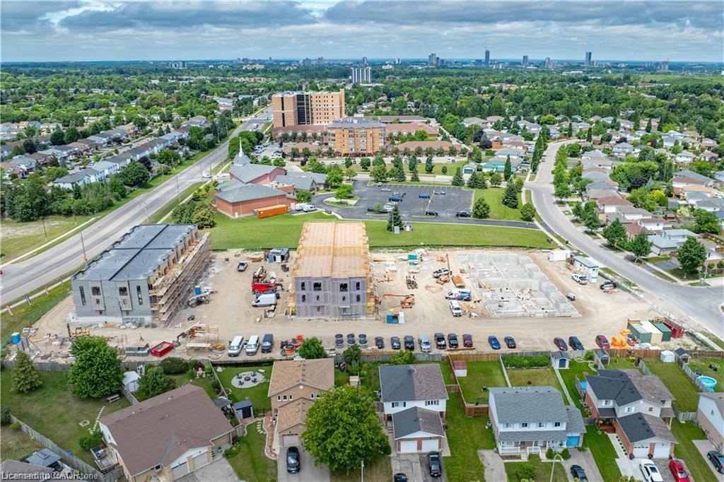 C062-525 Erinbrook Drive, Kitchener, ON - Outdoor With View