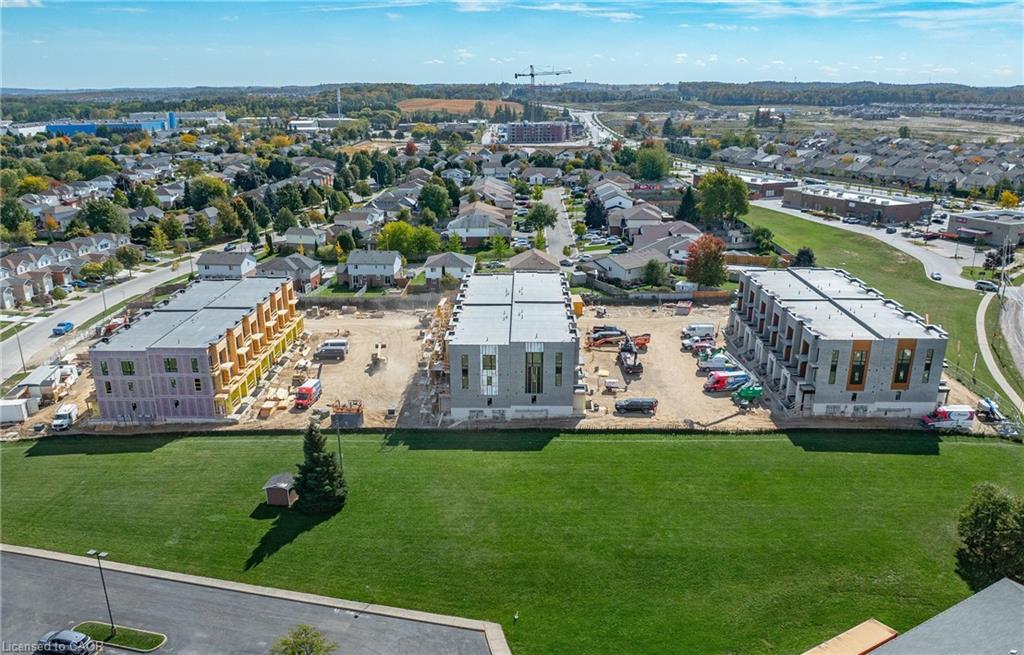 B039-525 Erinbrook Drive, Kitchener, ON - Outdoor With View