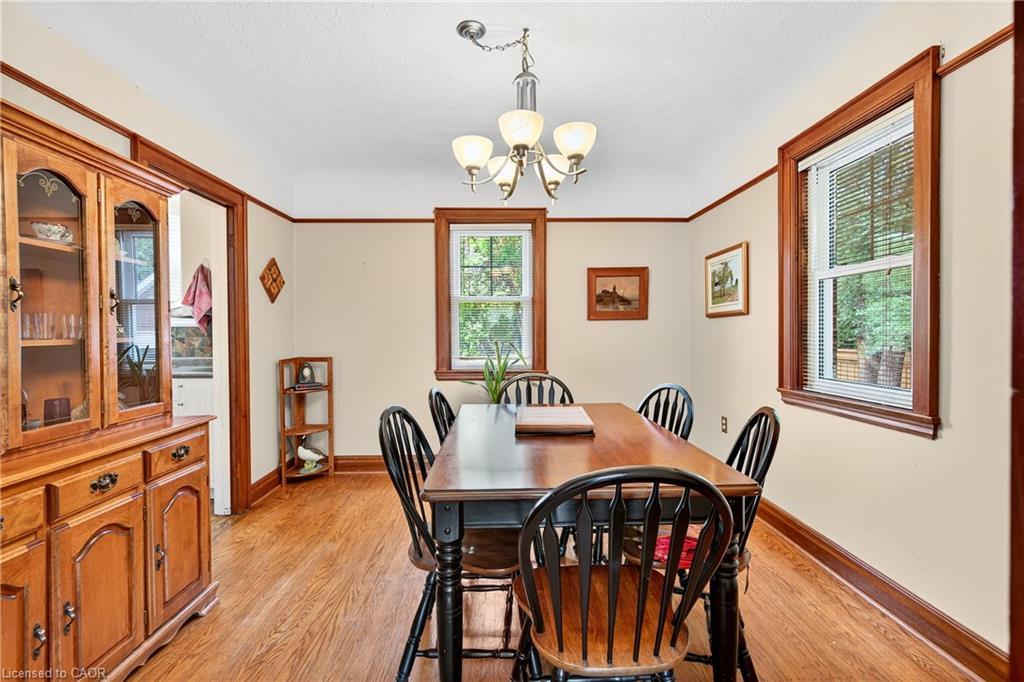 1025 King Road, Burlington, ON - Indoor Photo Showing Dining Room