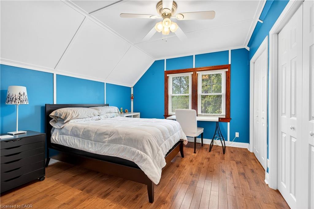 1025 King Road, Burlington, ON - Indoor Photo Showing Bedroom