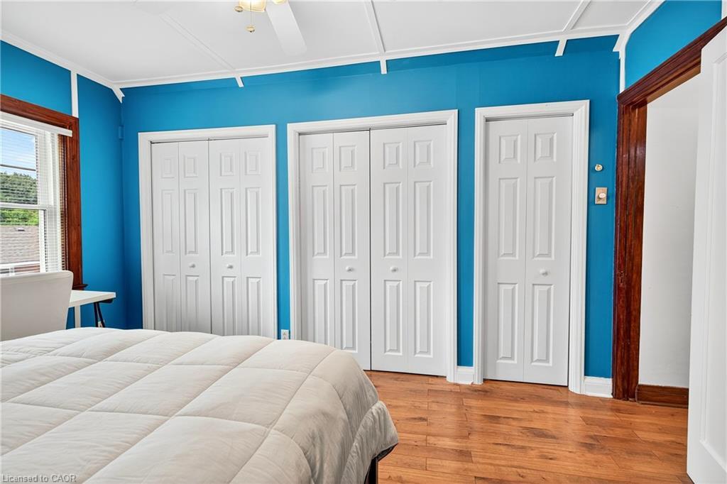 1025 King Road, Burlington, ON - Indoor Photo Showing Bedroom