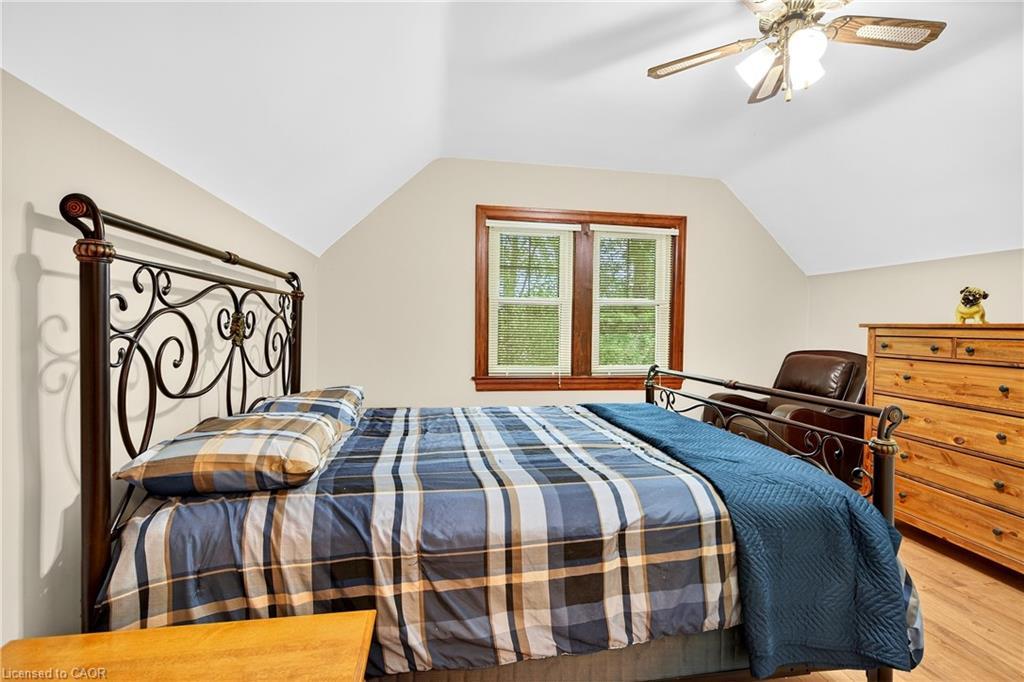 1025 King Road, Burlington, ON - Indoor Photo Showing Bedroom