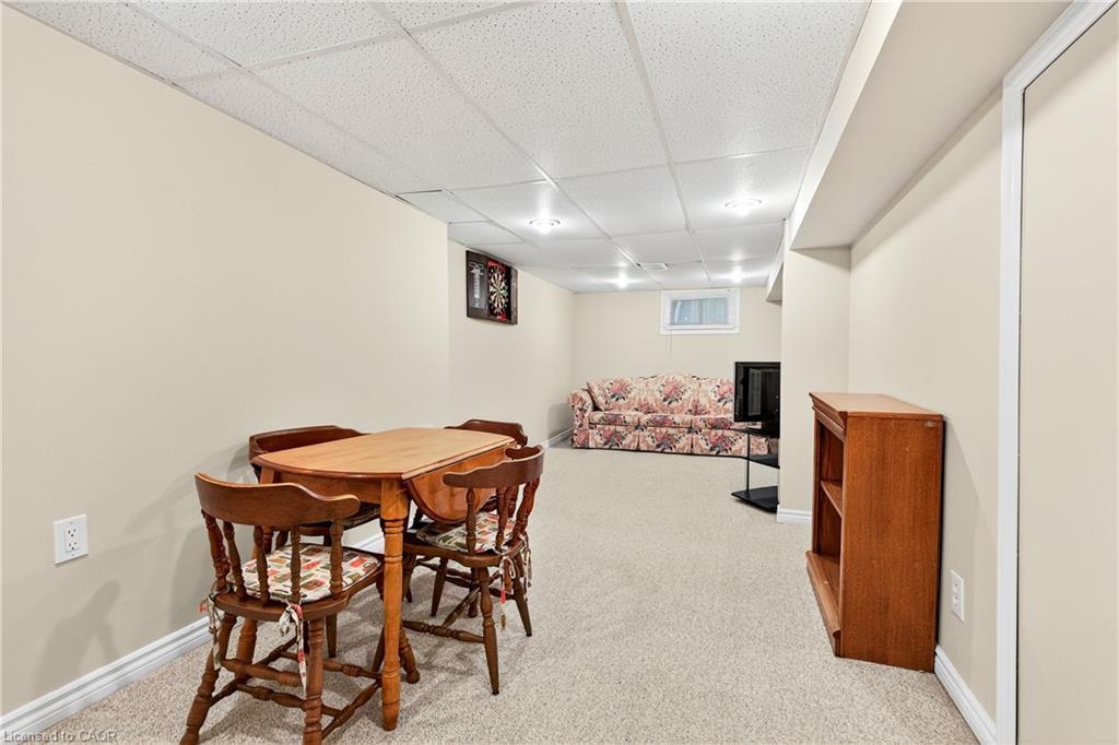 1025 King Road, Burlington, ON - Indoor