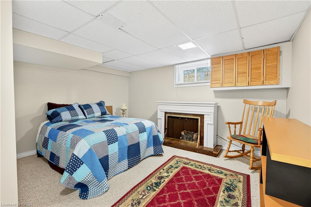 1025 King Road, Burlington, ON - Indoor Photo Showing Bedroom