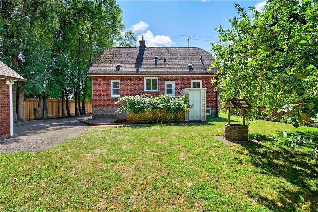 1025 King Road, Burlington, ON - Outdoor