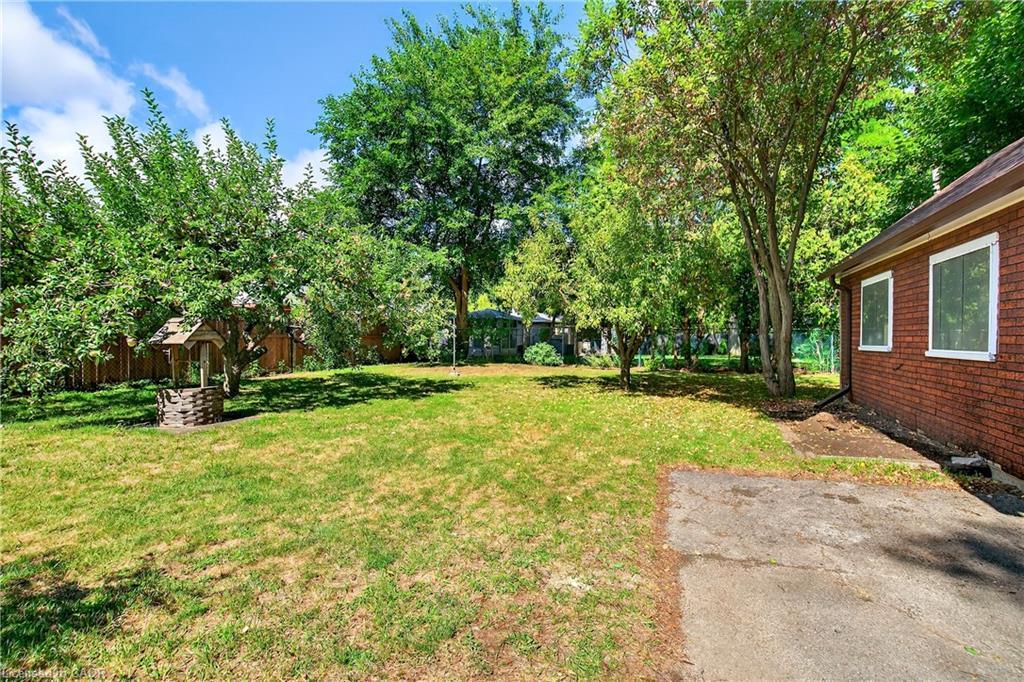 1025 King Road, Burlington, ON - Outdoor