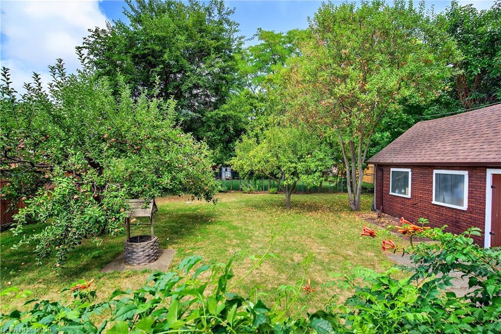 1025 King Road, Burlington, ON - Outdoor